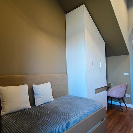 טיראנה Stylish Two Bedroom House With Private Pool מראה חיצוני תמונה