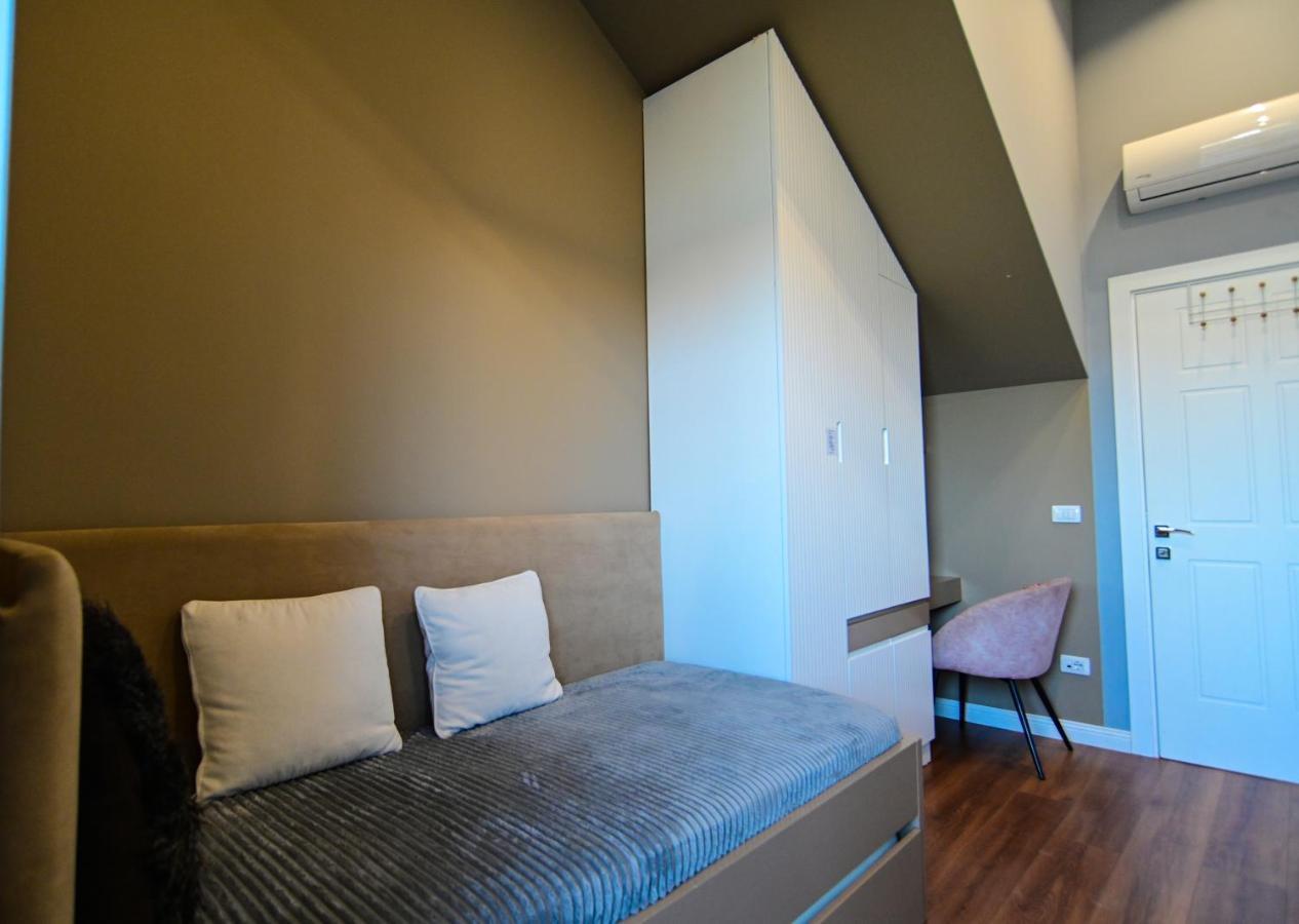 טיראנה Stylish Two Bedroom House With Private Pool מראה חיצוני תמונה