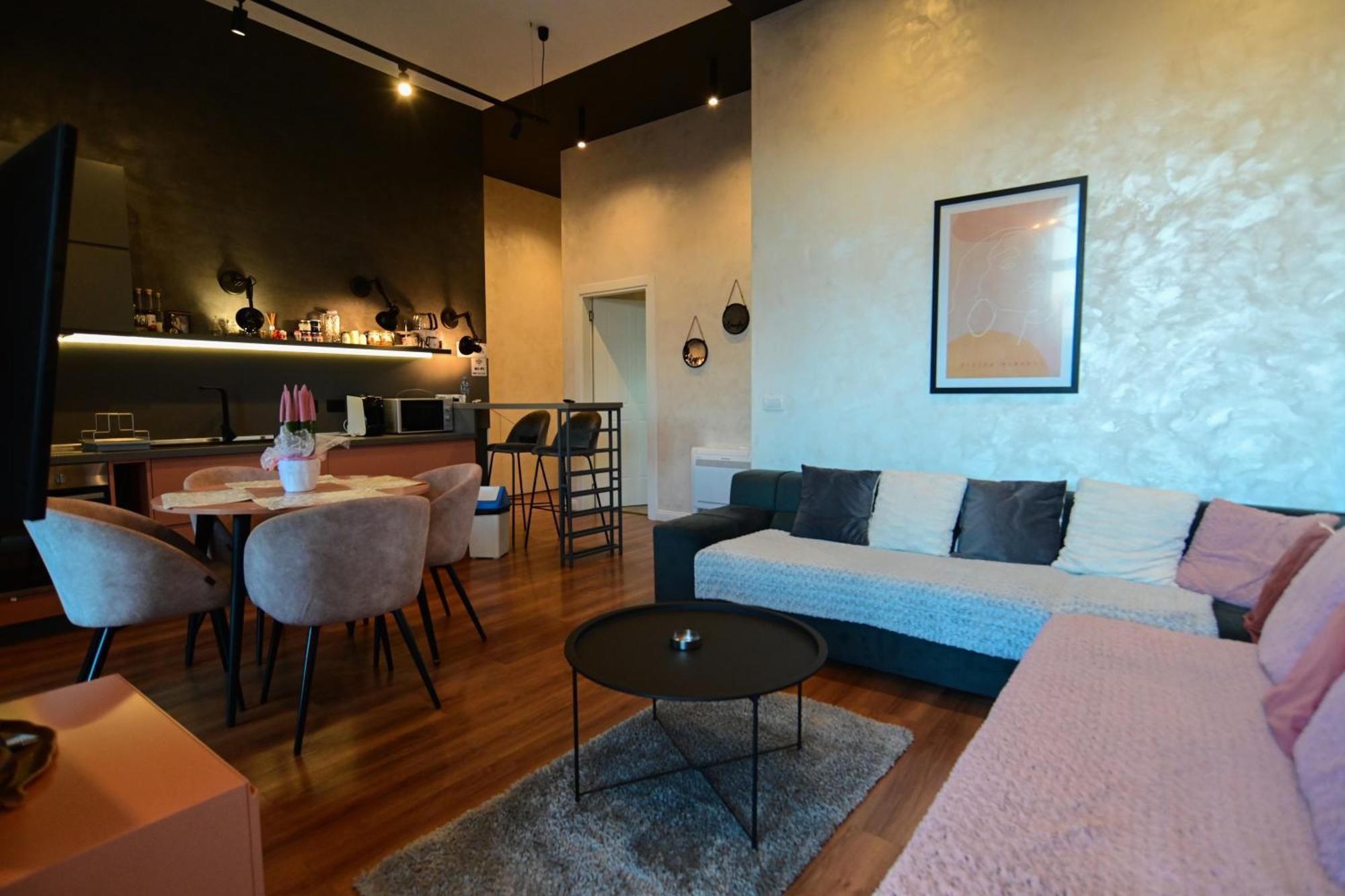 טיראנה Stylish Two Bedroom House With Private Pool חדר תמונה
